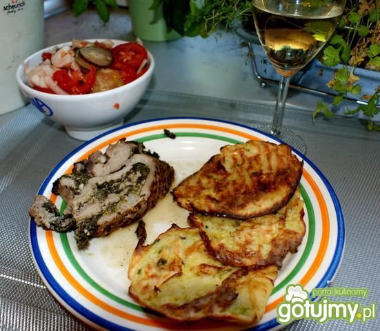 Karkówka ze szpinakiem i fetą.