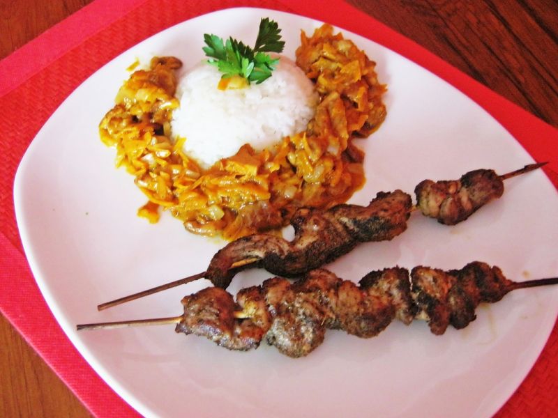 Karkówkowe szaszłyki z indyjską potrawką Karkówkowe szaszłyki z indyjską potrawką