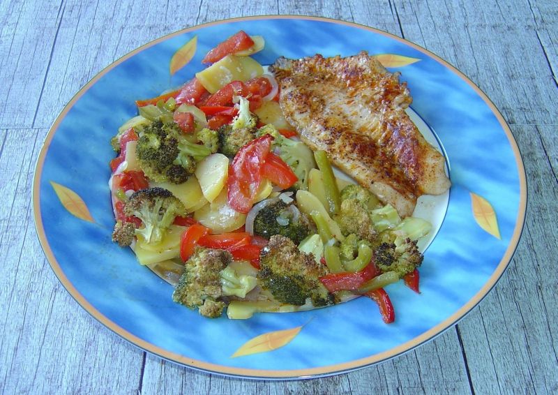 Karmazyn zapiekany na warzywach