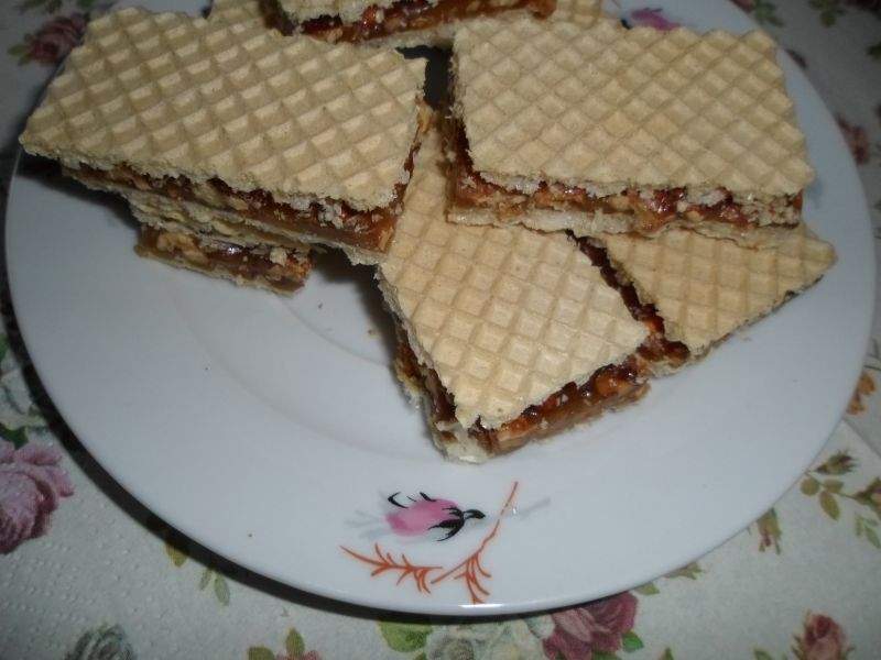 Karmelizowane orzechy w waflu