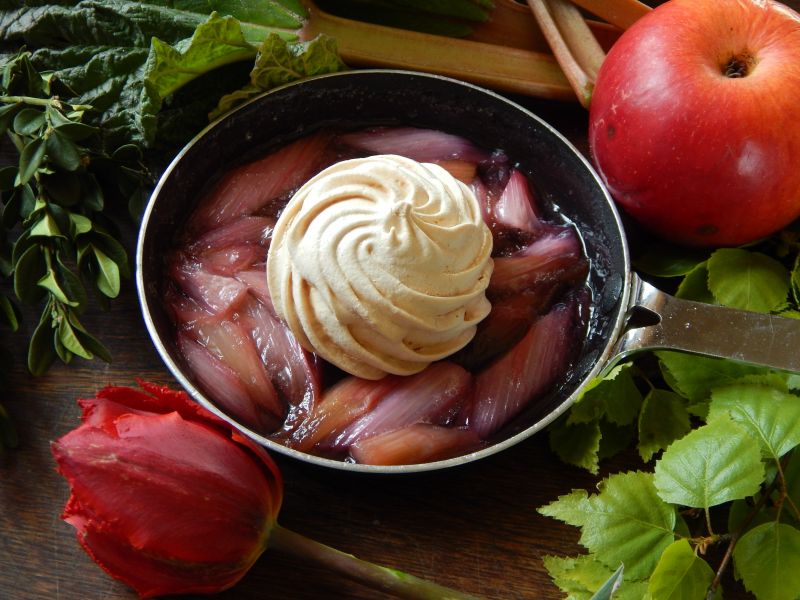 Karmelizowany rabarbar