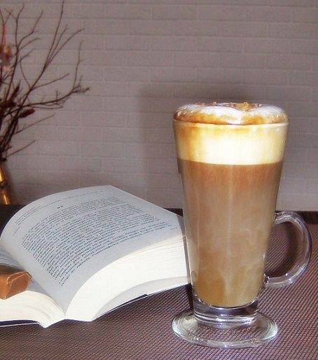 Karmelowo - cynamonowa kawa  Karmelowo - cynamonowa kawa