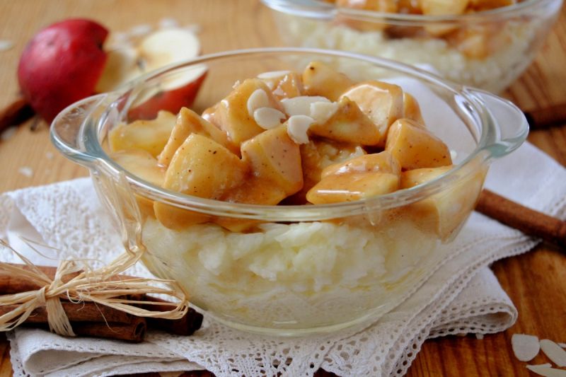 Karmelowy sos z ryżowym puddingiem Karmelowy sos z ryżowym puddingiem