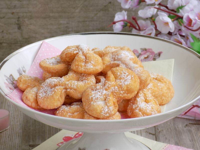 Karnawałowe cytrynowe kokardki