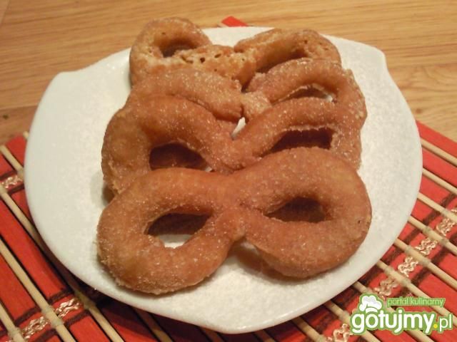 Karnawalowe maski serowe