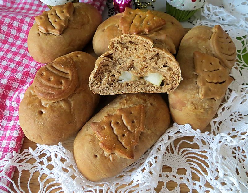 Karobowe bułeczki z jabłkiem Karobowe bułeczki z jabłkiem