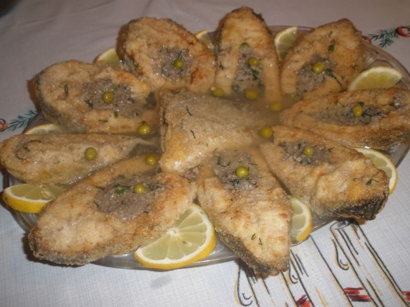 Karp faszerowany pieczarkami  Karp faszerowany pieczarkami