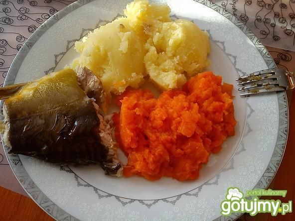 Karp pieczony na obiad Karp pieczony na obiad