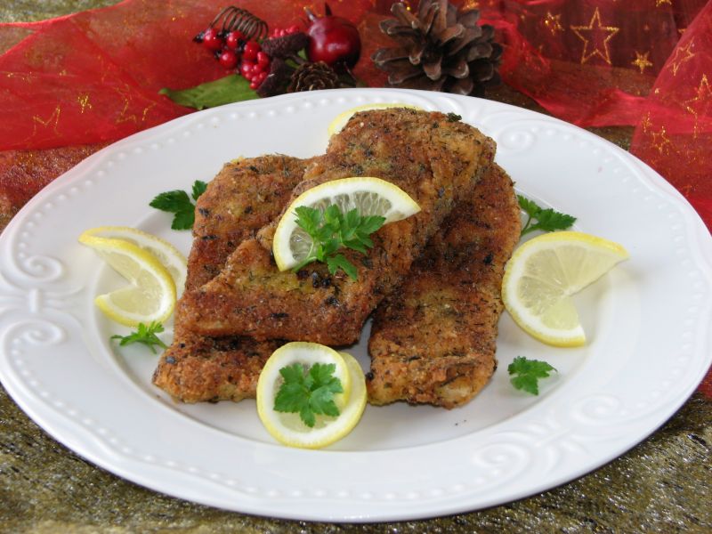 Karp smażony w ziołowej panierce Karp smażony w ziołowej panierce