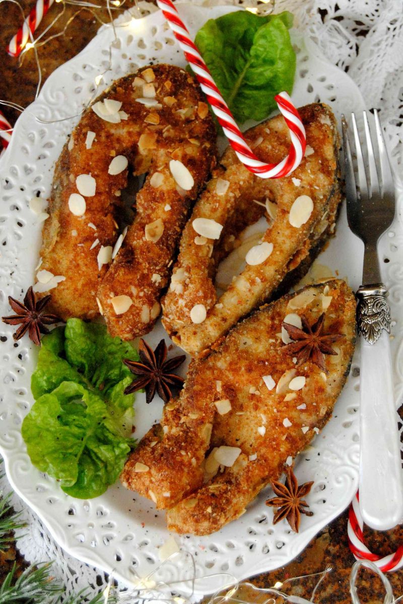 Karp w piernikowo- migdałowej panierce Karp w piernikowo- migdałowej panierce