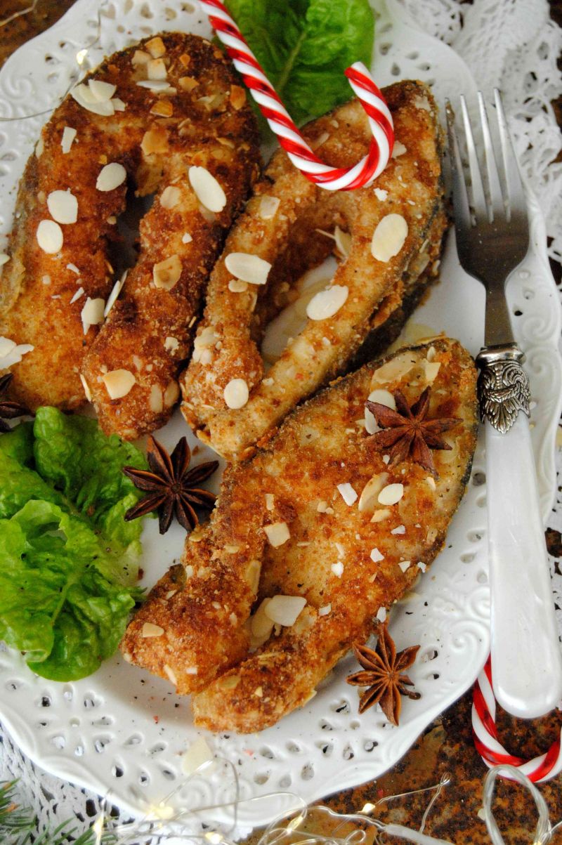 Karp w piernikowo- migdałowej panierce Karp w piernikowo- migdałowej panierce