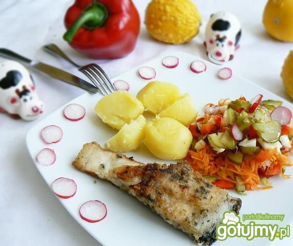 Karp z ziemniaczkami w mundurkach  Karp z ziemniaczkami w mundurkach