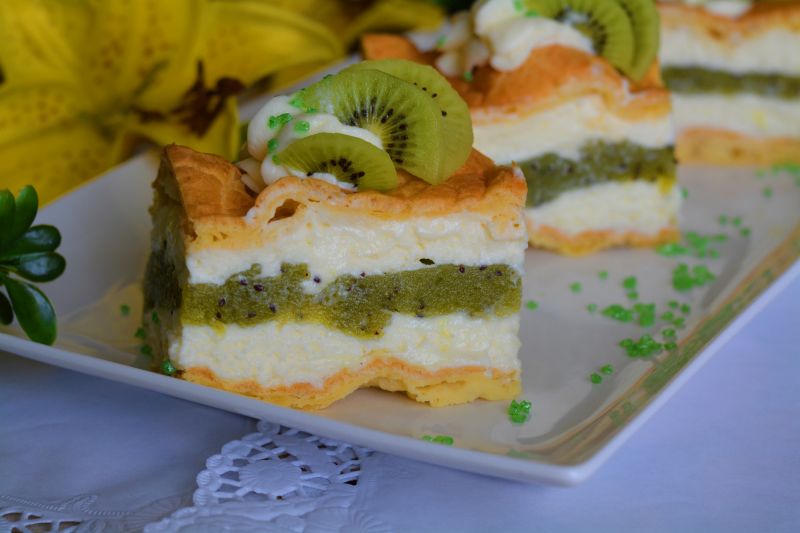 Karpatka z musem z kiwi