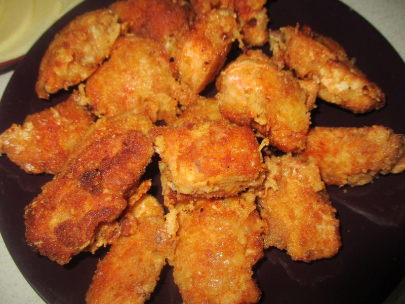 Kąski kurczaka w serowej panierce