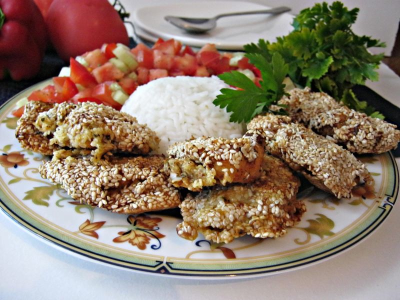 Kąski w cieście graham i sezamie