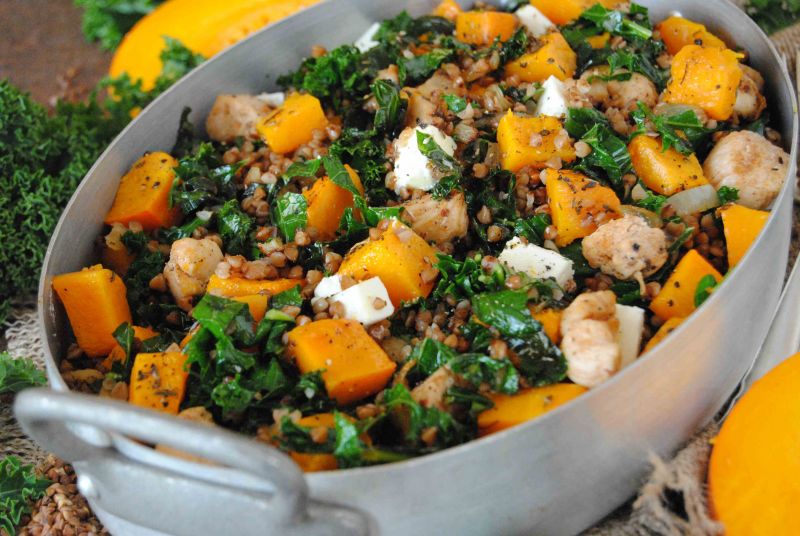 Kasza gryczana  z dynią i jarmużem Kasza gryczana  z dynią i jarmużem