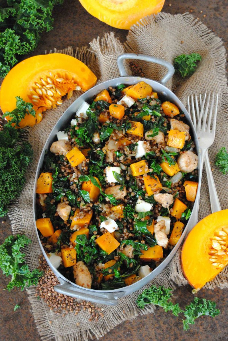 Kasza gryczana  z dynią i jarmużem Kasza gryczana  z dynią i jarmużem