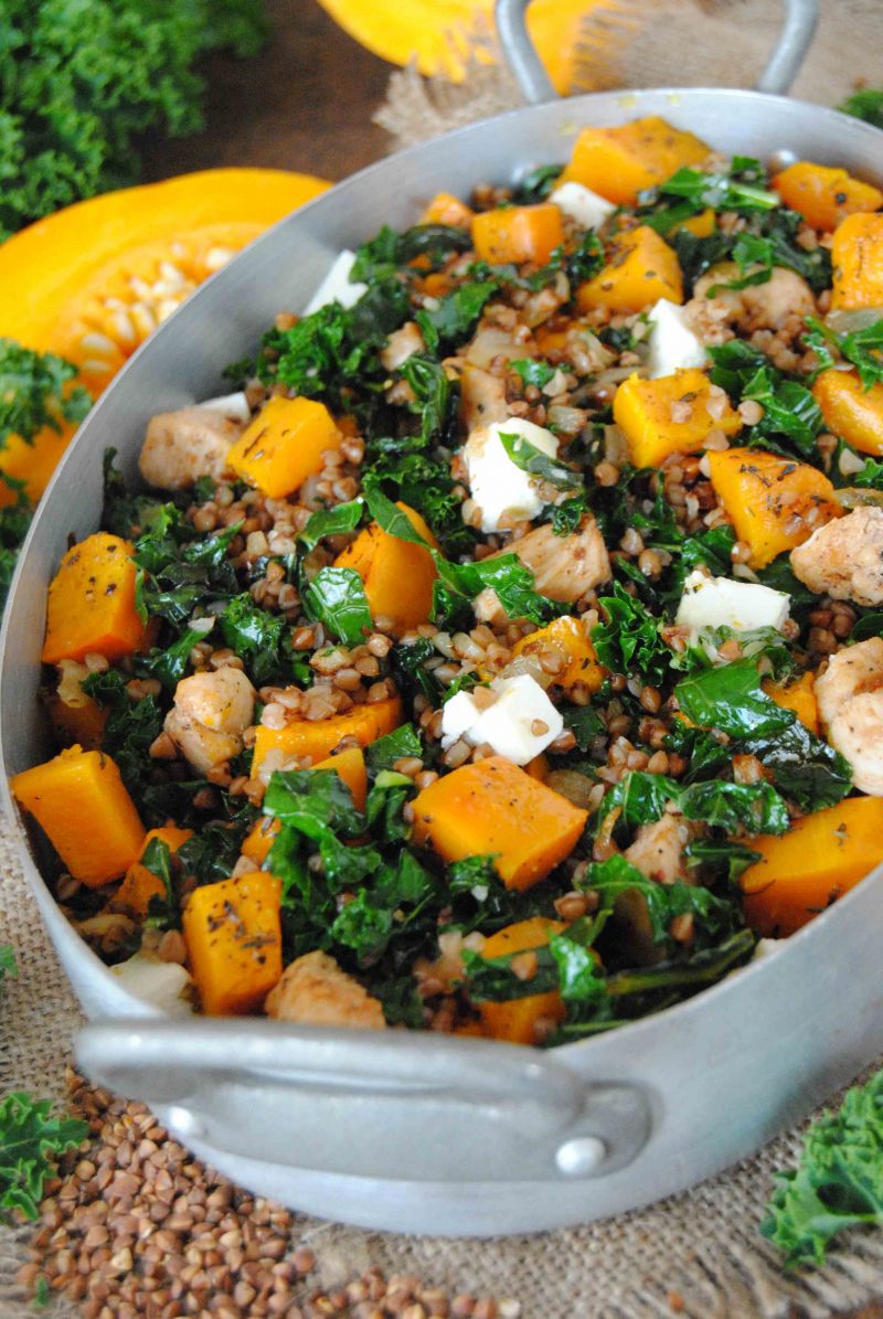 Kasza gryczana  z dynią i jarmużem Kasza gryczana  z dynią i jarmużem