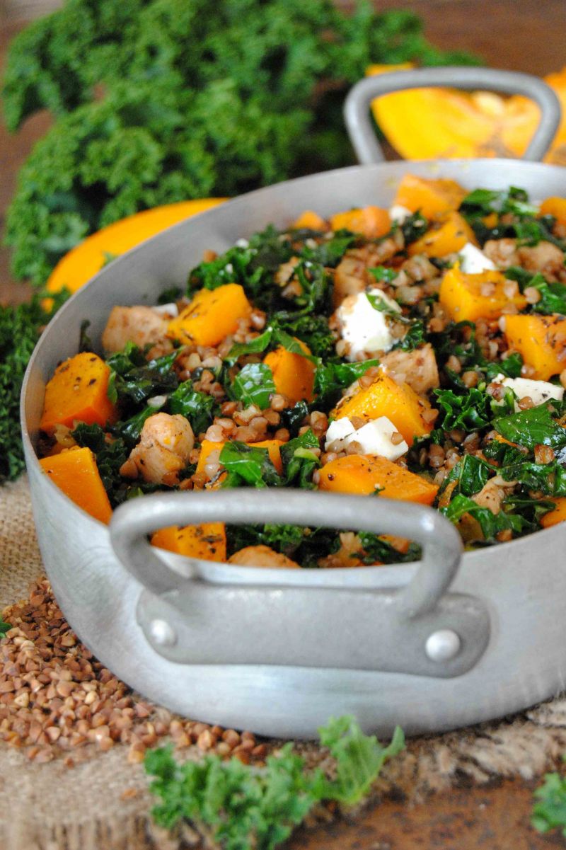 Kasza gryczana  z dynią i jarmużem Kasza gryczana  z dynią i jarmużem