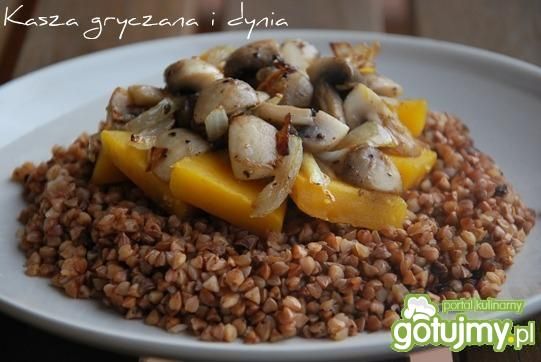 Kasza gryczana z pieczarkami i dynią