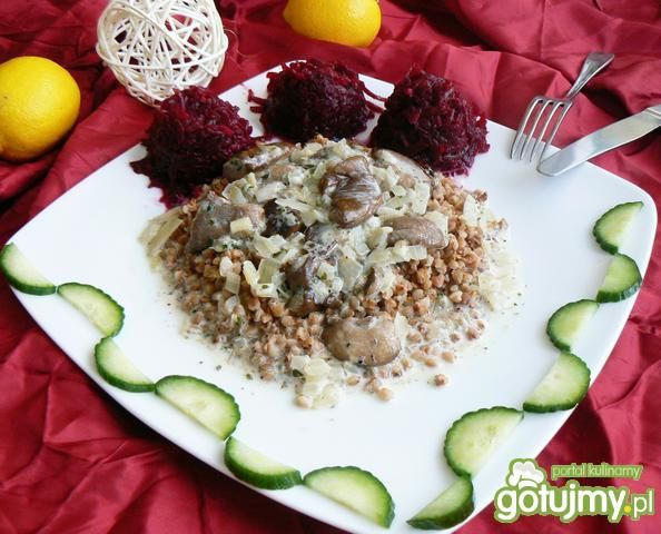 Kasza gryczana z podgrzybkami w sosie