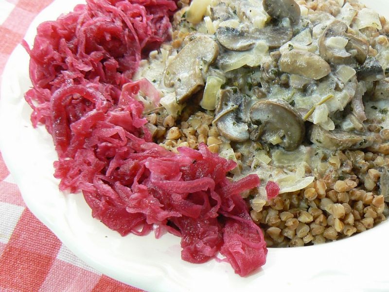 Kasza gryczana z sosem pieczarkowym Kasza gryczana z sosem pieczarkowym
