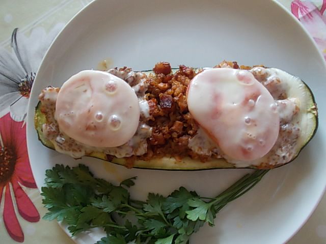 Kasza gryczana zapiekana w cukinii