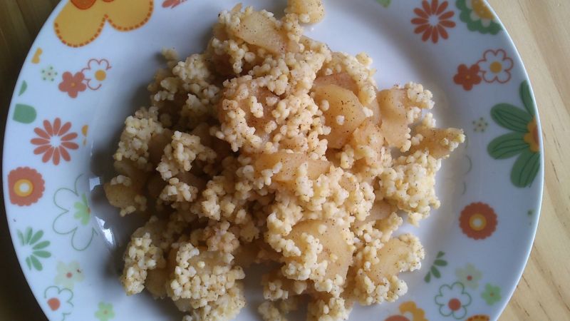 Kasza jaglana z jabłkiem i cynamonem Kasza jaglana z jabłkiem i cynamonem