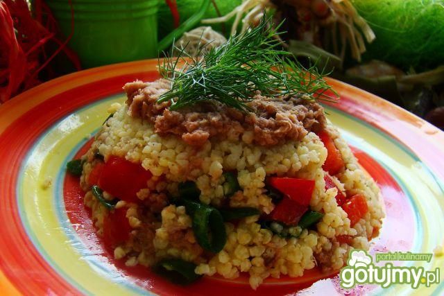 Kasza jaglana z tuńczykiem i papryką 