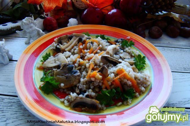 Kasza jęczmienna z pieczarkami  Kasza jęczmienna z pieczarkami