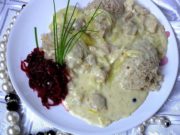 Kasza jęczmienna z sosem z cielęciny Kasza jęczmienna z sosem z cielęciny
