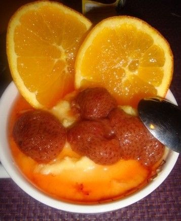 Kasza kukurydziana z owocami 