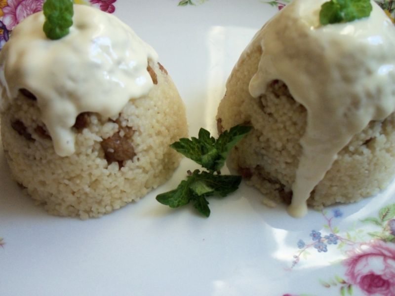 Kasza kuskus z rodzynkami i białą czekoladą