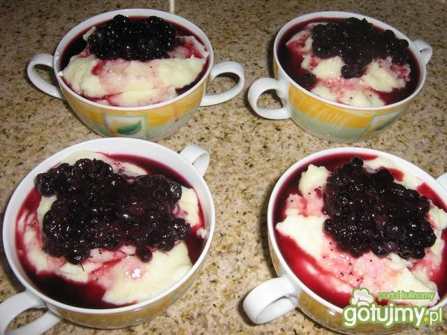 Kasza manna z jagodami Kasza manna z jagodami