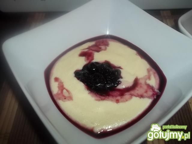 Kasza manna z jajkiem i śmietaną