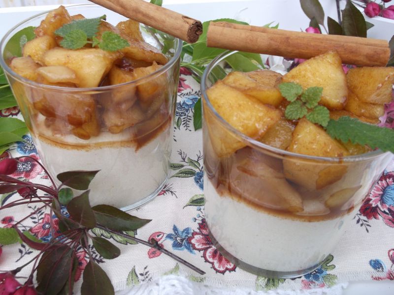 Kasza manna z karmelizowanymi jabłkami