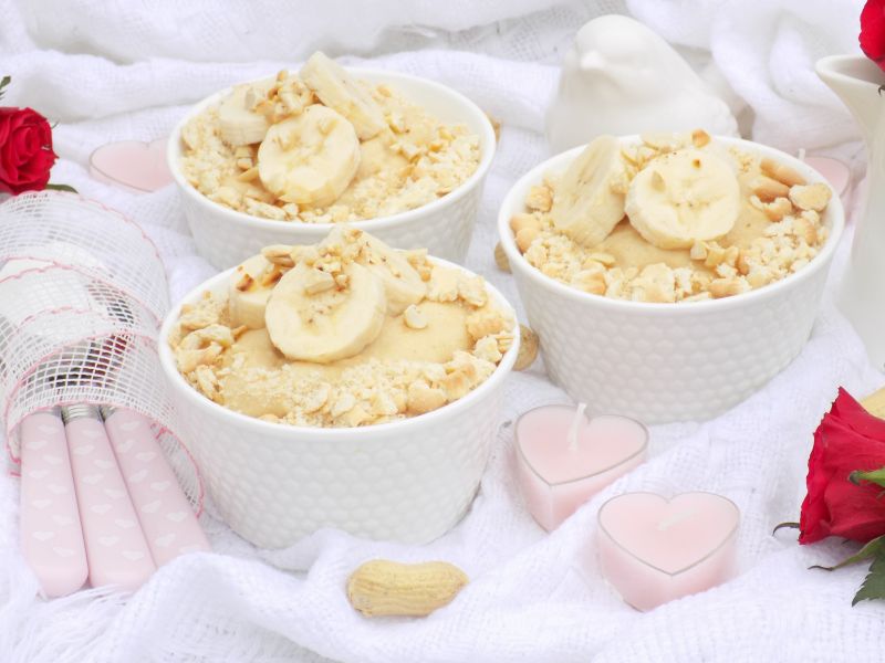 Kasza manna z masłem orzechowym i herbatnikami  Kasza manna z masłem orzechowym i herbatnikami