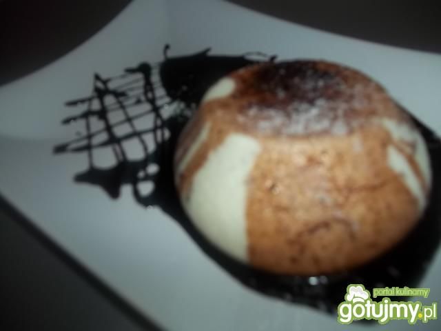 Kasza manna z sosem czekoladowym