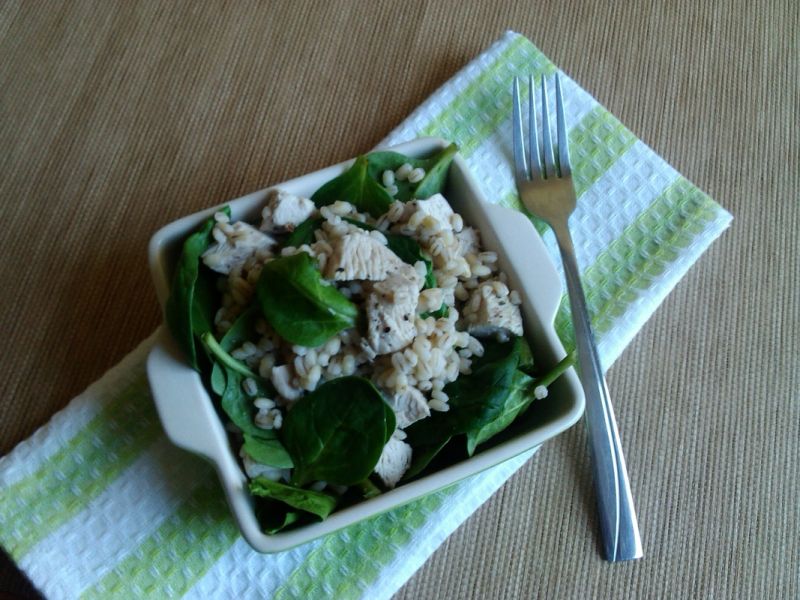 Kasza pęczak z indykiem i szpinakiem