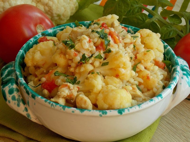 Kasza pęczak z kalafiorem i kurczakiem  