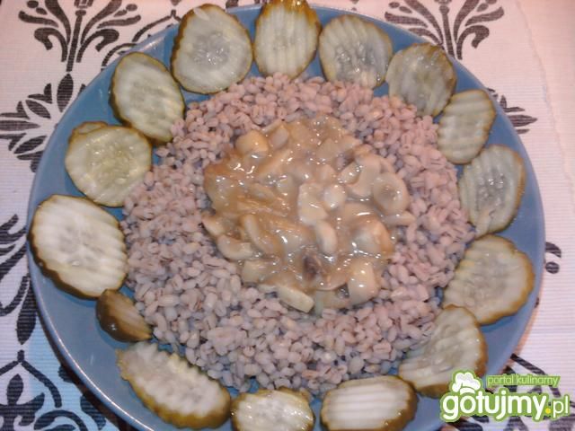 Kasza pęczak z sosem grzybowym Kasza pęczak z sosem grzybowym