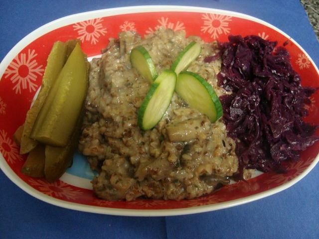 Kasza z gulaszem pieczarkowo-miesnym