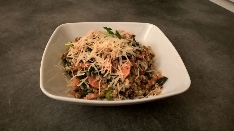 Kasza z marchewką i szpinakiem