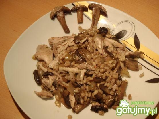 Kasza z pieczarkami i kurczakiem Kasza z pieczarkami i kurczakiem