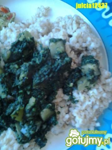 Kasza ze szpinakiem i ogórkiem kiszonym
