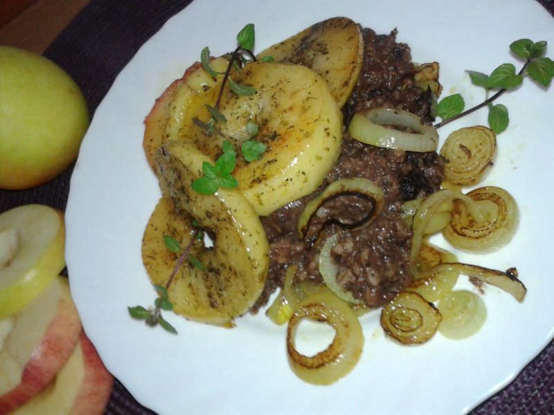 Kaszanka po normandzku Kaszanka po normandzku