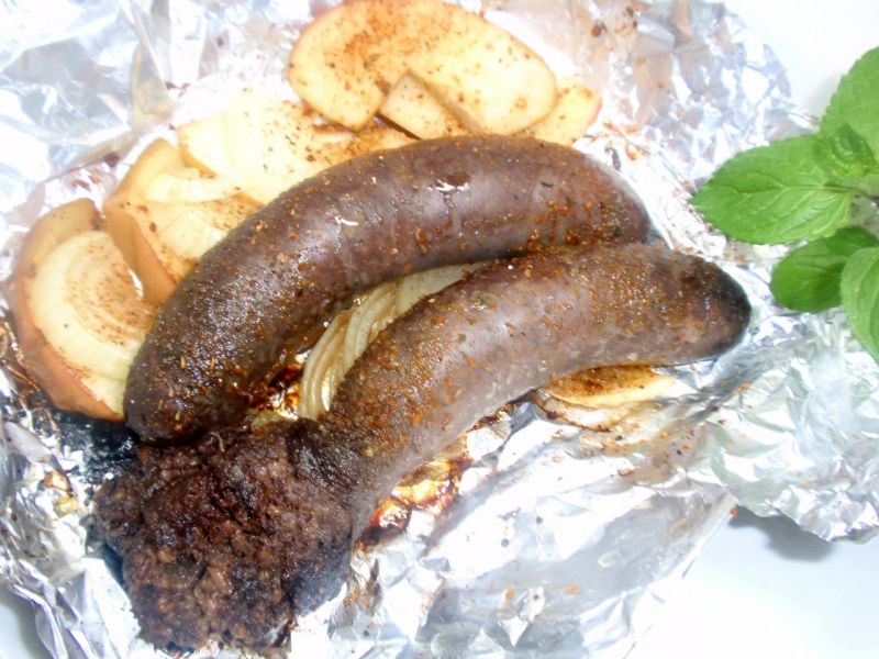 Kaszanka z jabłkiem i cebulą z grilla