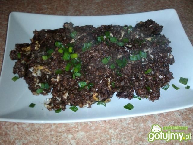 Kaszanka z jajkiem na gorąco 