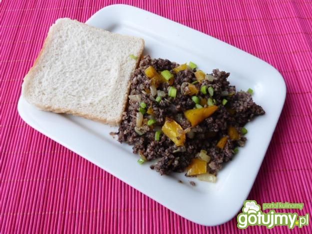 Kaszanka z papryką i cebulą