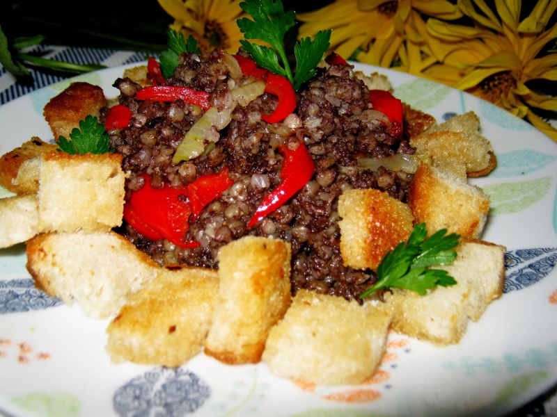 Kaszanka z papryką i cebulą